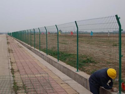 護(hù)欄網(wǎng)選擇與采購指南 從海南學(xué)校圍墻到廣東訂制批發(fā)的專業(yè)解析